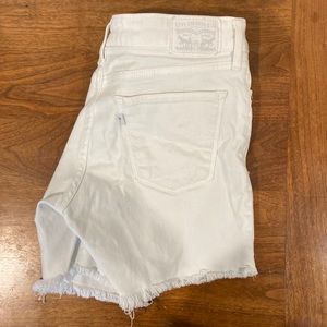 LEVI cutoff all white shorts!